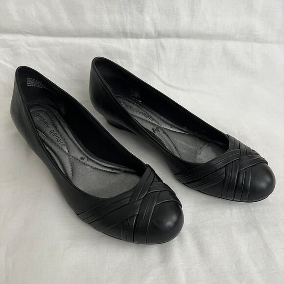 Andrew Geller Women's Black Leather Upper Slip-on Wedges Shoes – 6.5 - Picture 1 of 10